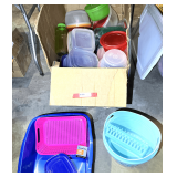 Mystery lot of assorted storage containers, see pictures for details.