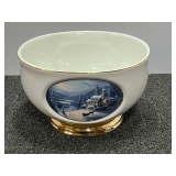 Thomas Kinkade Telefloral centerpiece bowl with gold trim, see pictures or details.