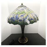 Stained glass style lamp, a few of the panels are cracked/broken, broken piece is included, see pictures for details.