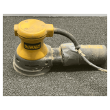 DeWalt DW421 Random Orbit Palm Sander