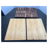 Wooden cutting boards, three pieces, see pictures for details.