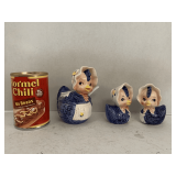 VINTAGE ENESCO PORCELAIN DUCK SHAKERS 4" TALL & 2 PIE JELLY JAR 5 1/4" TALL