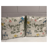 2 NEW FLORAL THROW PILLOWS 18X18