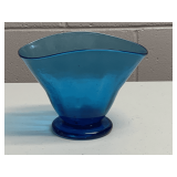VINTAGE AQUA BLENKO FAN VASE 8" WIDE X 5 1/2" DEEP X 6" TALL