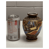 VINTAGE GOLD CASTLE JAPANESE MORIAGE HAND PAINTED GILT VASE 6" TALL X 4" WIDE