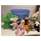 CRATE FULL OF STUFFED ANIMALS (SEE PICS) (CRATE INCLUDED)