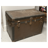 ANTIQUE WOOD STEAMER TRUNK 32" LONG X 22 1/2" TALL X 18" DEEP