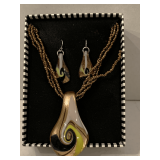 NEW IN BOX BLOWN ART GLASS PENDANT ON GLASS BEADED 4 STRAND NECKLACE & MATCHING PIERCED EARRINGS 15" LONG