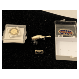 4 SMALL PINS (ONE 14K GOLD - APPROX 1.82 GRAMS)