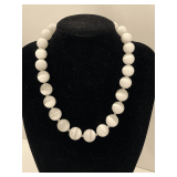 VINTAGE WHITE MOONGLOW BEADED NECKLACE W/ GOLD SPACERS 17" LONG