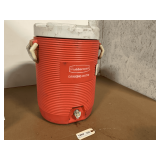 RUBBERMAID DRINKING WATER COOLER