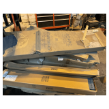 PALLET FULL OF BASEBOARD / RUBBER TYPE