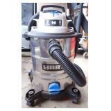 Hart 8-Gallon Wet/Dry Vacuum Cleaner