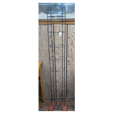 WIRE FRAME CD / DVD STAND