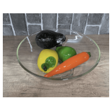 GLASS FRUIT BOWL WITH DECORATIVE GLASS VEGETABLES