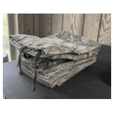 CAMOUFLAGE KITCHEN ITEMS INCLUDING PLACEMATS AND APRON