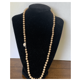 VINTAGE CHAMPAGNE PEARL HAND KNOTTED NECKLACE 21"