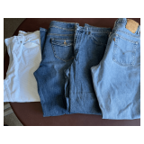 4 PAIR LADIES JEANS (SIZE 11/12)