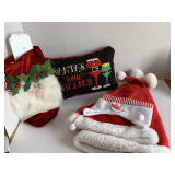 CHRISTMAS LOT TO INCLUDE SMALL DECORATIVE PILLOW & MORE
