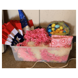 CRATE FULL OF ASSORTED HOLIDAY DECOR