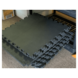 11 PIECES OF LARGE INTERLOCKING CUSHION MATS 2FT X 2 FT