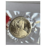1989 $5 COMMEMORATIVE COIN AMERICA LANDS THE FIRST MEN ON THE MOON ISSUED BY THE REPUBLIC OF MARSHALL ISLANDS MADE OF COPPER NICKEL (29 GRAMS)