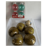 ASSORTED CHRISTMAS ORNAMENTS (CONTAINER NOT INCLUDED)