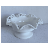 VINTAGE L.E. SMITH COLONIAL OPEN LACE WHITE MILK GLASS COMPOTE 3 3/4" TALL X 7 1/4" WIDE