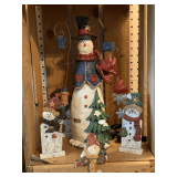ASSORTMENT OF SNOWMAN DECOR (WOOD CRATE NOT INCLUDED)