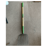JOHN DEERE 10 TINE BEDDING FORK