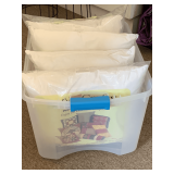 4 NEW 18" SQUARE THROW PILLOWS W/ CRATE