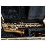 SELMER BUNDY II ALTO SAXOPHONE IN CASE