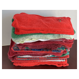 ASSORTMENT OF LINENS TO INCLUDE WASH RAGS, HAND TOWELS & MORE