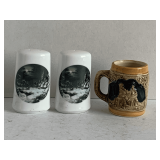 VINTAGE GERMAN STYLE SOUVENIR MUG & PAIR VINTAGE CURRIER & IVES SALT/PEPPER SHAKERS