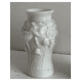 VINTAGE WHITE FLOWERED MILK GLASS VASE 5 1/4" TALL