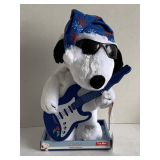 MUSICAL STUFFED SNOOPY