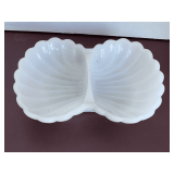 VINTAGE AVON WHITE MILK GLASS DOUBLE SHELL DISH 7 1/2" LONG 5 1/2" WIDE