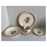 VINTAGE HOMER LAUGHLIN EGGSHELL SWING MOSS ROSE 5 PLACE SETTING