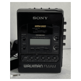 SONY WALKMAN FM/AM WITH CASE