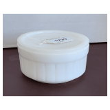 VINTAGE FEDERAL GLASS WHITE MILK GLASS COVERED OVENWARE DISH 5 1/4" ROUND X 2 3/4" TALL