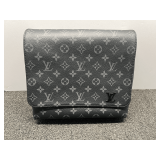 Louis Vuitton "District PM GI 4200" shoulder bag, comes with original box, storage bag, and certificate of authenticity provided by the seller, see pictures for details.