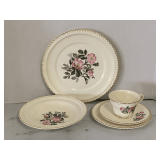 HARTVER POTTERY CO 22K GOLD TRIM "WILD ROSE BOUQUET" - 5 PLACE SETTING