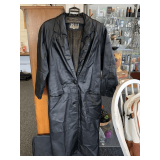 VINTAGE G-III BLACK LEATHER LONG COAT SIZE SMALL