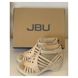 NEW JBU TAUPE LIZARD SHOES SIZE 6 1/2