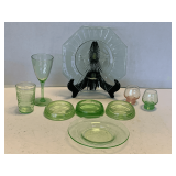 SHELF LOT TO INCLUDE 8 PIECES OF VINTAGE GREEN DEPRESSION GLASS & 1 PINK PIECE - VINTAGE ANCHOR HOCKING GLASS "BLOCK OPTIC" BREAD PLATE & MORE
