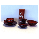 SHELF LOT TO INCLUDE VINTAGE RUBY RED GLASS, VINTAGE HAZEL ATLAS RUBY RED GAZELLE HIGHBALL GLASS, SMALL VINTAGE ANCHOR HOCKING RUBY RED THUMBPRINT BOWL & MORE