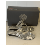 NEW VINCE CAMUTO SILVER SANDALS SIZE 6 1/2