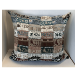 VERY NICE THROW PILLOW WITH CAR TAG DESIGN 22X22