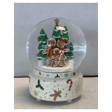 LARGE GINGERBREAD FAMILY BATTERY OPERATED SNOW GLOBE 7" TALL X 5 1/2" ROUND