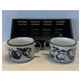 BLACK WOOD BOX 12" X 5" X 3 1/2" WITH PAIR OF LARGE BLACK & WHITE HAND PAINTED SOUP BOWLS